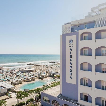 Hotel Alexandra - Beach Front - Healthy Xxl Breakfast & Brunch Until 12 30 - Parking Included 米萨诺阿德里亚蒂科 外观 照片