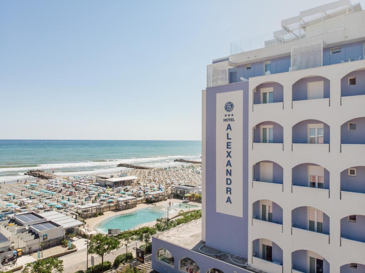 Hotel Alexandra - Beach Front - Healthy Xxl Breakfast & Brunch Until 12 30 - Parking Included 米萨诺阿德里亚蒂科 外观 照片