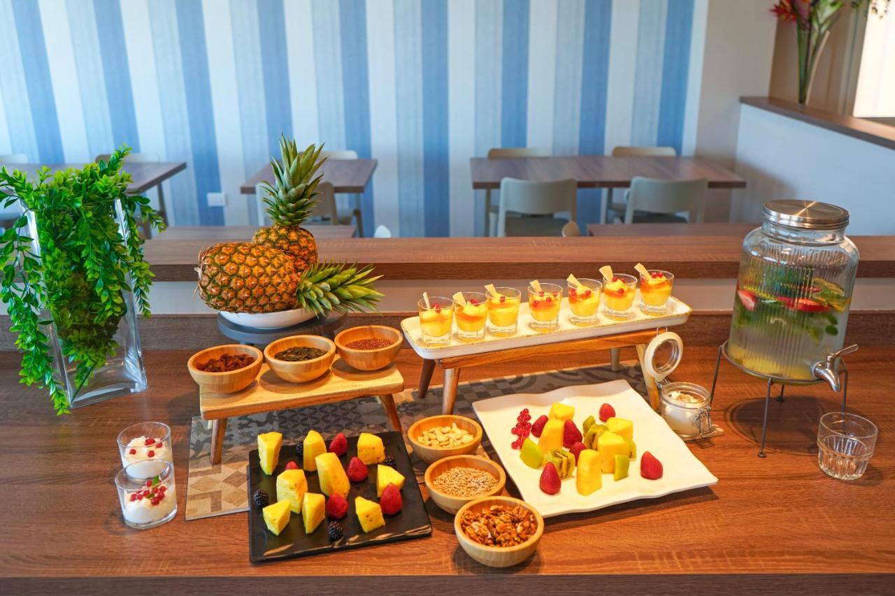 Hotel Alexandra - Beach Front - Healthy Xxl Breakfast & Brunch Until 12 30 - Parking Included 米萨诺阿德里亚蒂科 外观 照片
