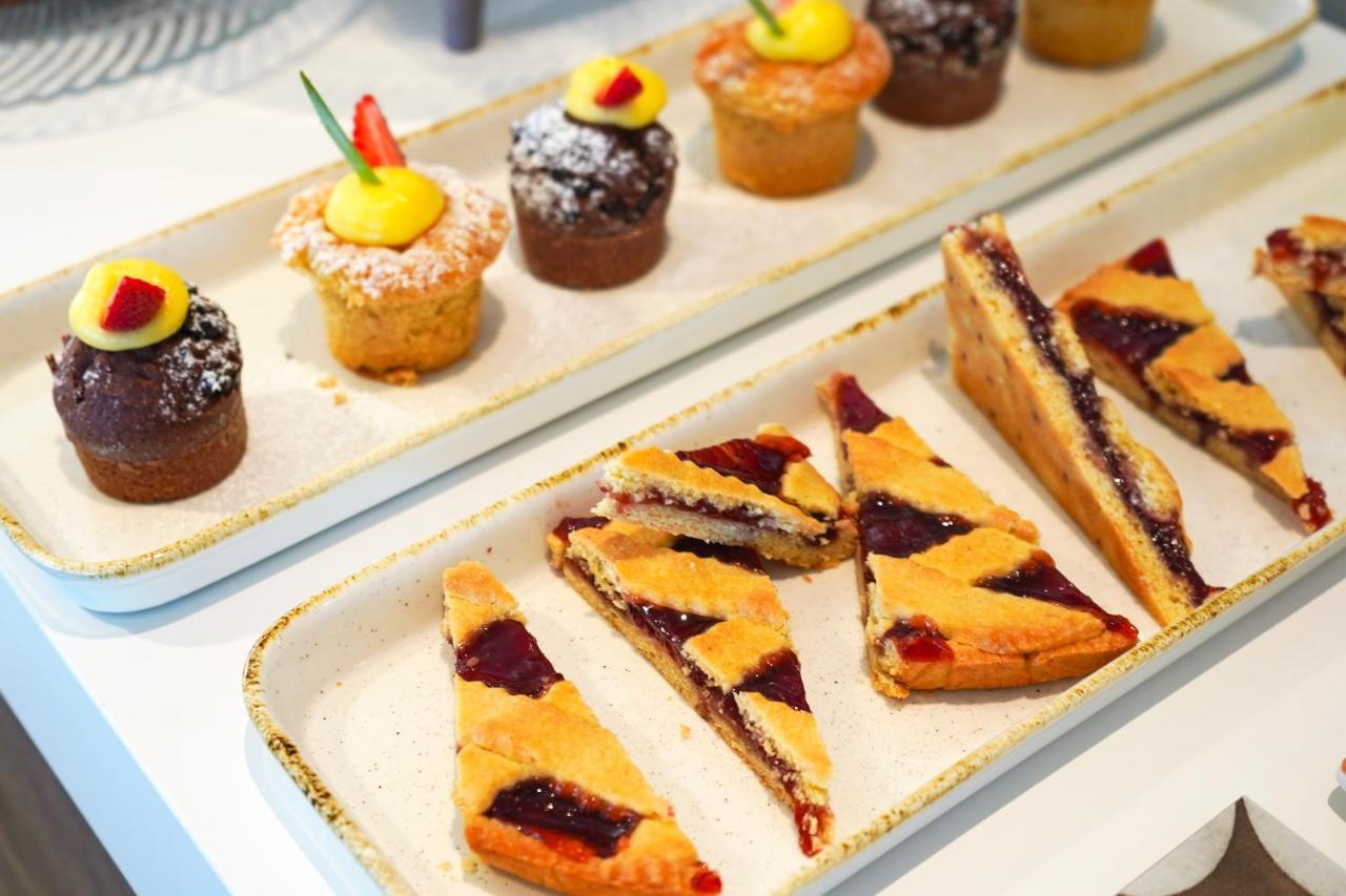 Hotel Alexandra - Beach Front - Healthy Xxl Breakfast & Brunch Until 12 30 - Parking Included 米萨诺阿德里亚蒂科 外观 照片