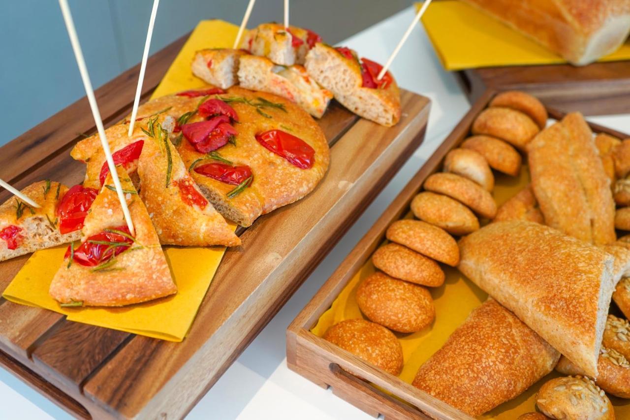 Hotel Alexandra - Beach Front - Healthy Xxl Breakfast & Brunch Until 12 30 - Parking Included 米萨诺阿德里亚蒂科 外观 照片