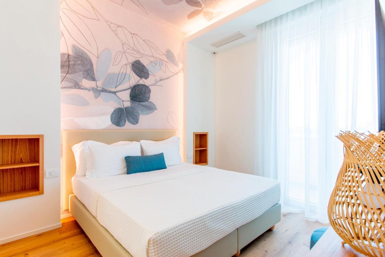 Hotel Alexandra - Beach Front - Healthy Xxl Breakfast & Brunch Until 12 30 - Parking Included 米萨诺阿德里亚蒂科 外观 照片
